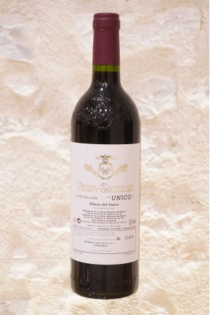 Vega-Sicilia "Unico" Ribera Del Duero Gran Reserva 1990
