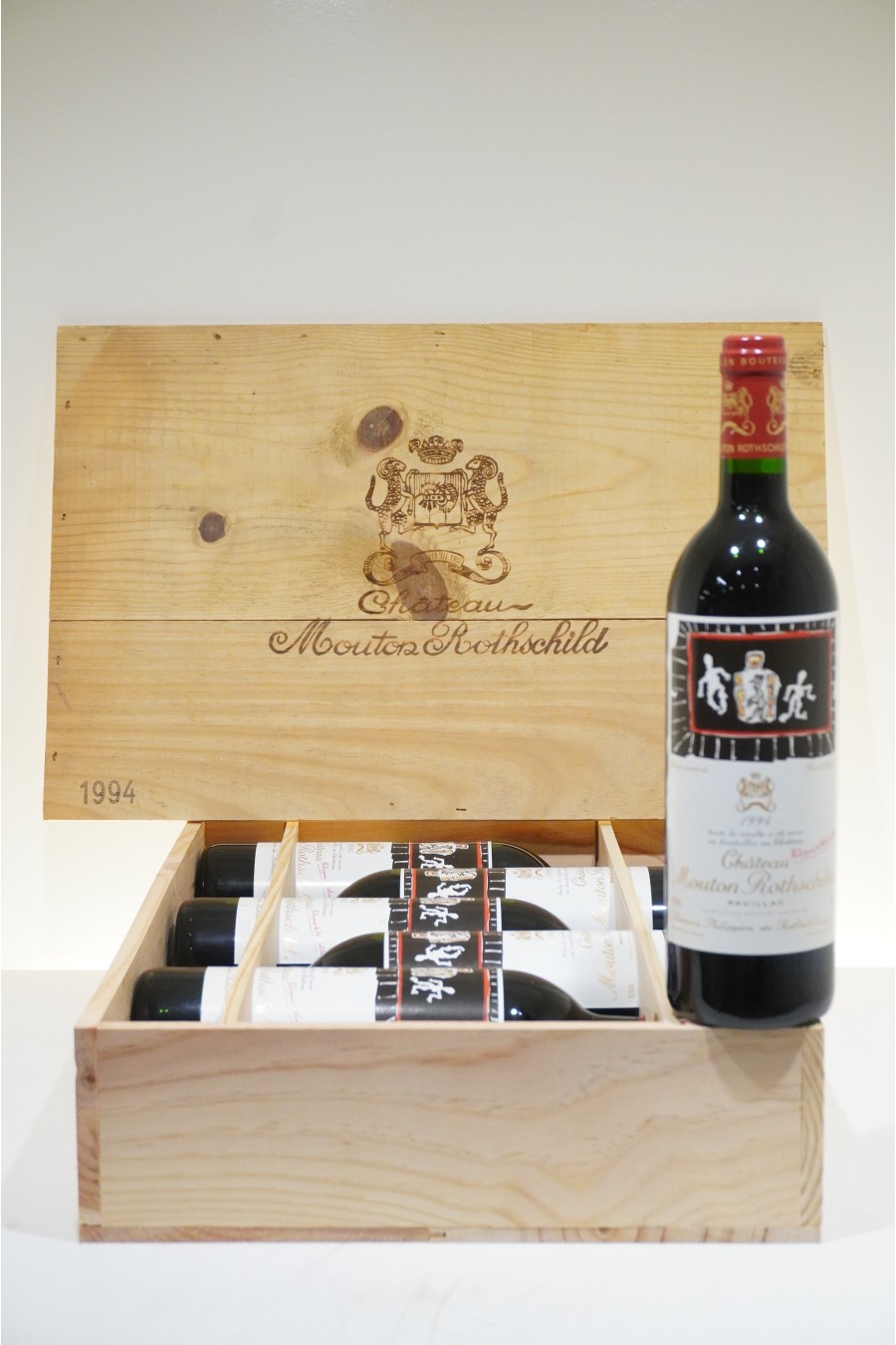 Château Mouton Rothschild Pauillac 1er Cru Classé 1994 OWC6 Château Mouton Rothschild Pauillac 1er Cru Classé 1994 OWC6