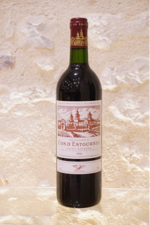 Château Cos d'Estournel Saint-Estèphe 2e Cru Classé 1990