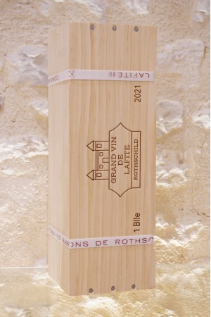 Château Lafite Rothschild Pauillac 1er Cru Classé 2021 OWC1