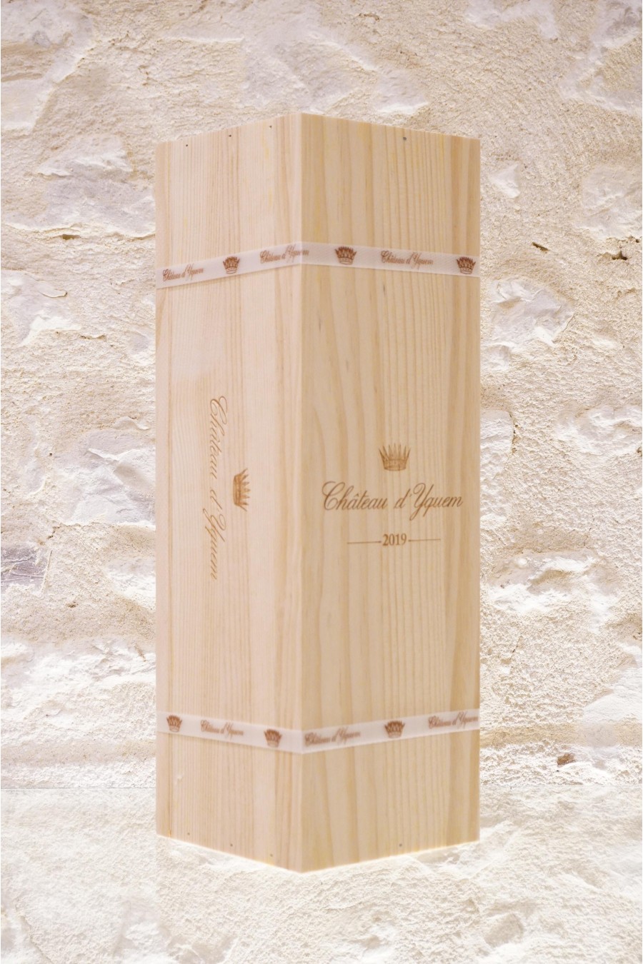 Château d'Yquem Sauternes 1er Cru Classé Supérieur 2019 OWC1 MAGNUM